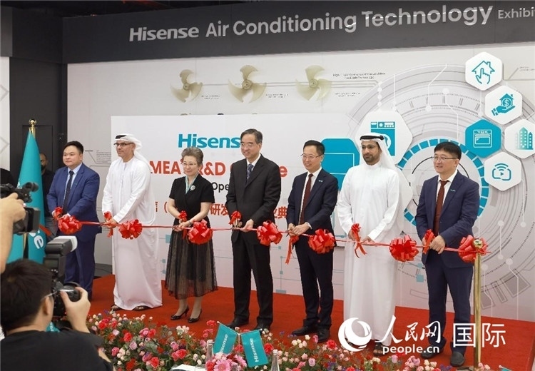 圖為開(kāi)業(yè)剪彩儀式。人民網(wǎng)記者管克江攝