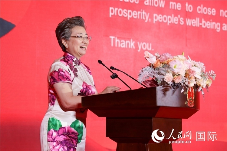 中國(guó)駐迪拜總領(lǐng)事歐渤芊致辭。人民網(wǎng)記者任皓宇攝