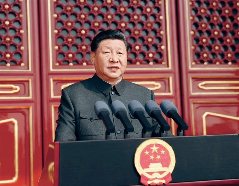 2019年10月1日，慶祝中華人民共和國(guó)成立70周年大會(huì)在北京天安門(mén)廣場(chǎng)隆重舉行。中共中央總書(shū)記、國(guó)家主席、中央軍委主席習(xí)近平發(fā)表重要講話。 新華社記者 鞠鵬/攝
