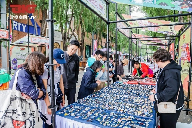 “潮燃運(yùn)動(dòng)節(jié)”吸引了大量民眾參與。主辦方供圖