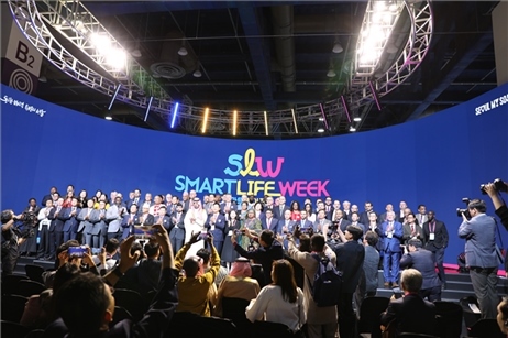 “智慧生活周”博覽會上展出的低空飛行器。人民網(wǎng)記者 莽九晨攝