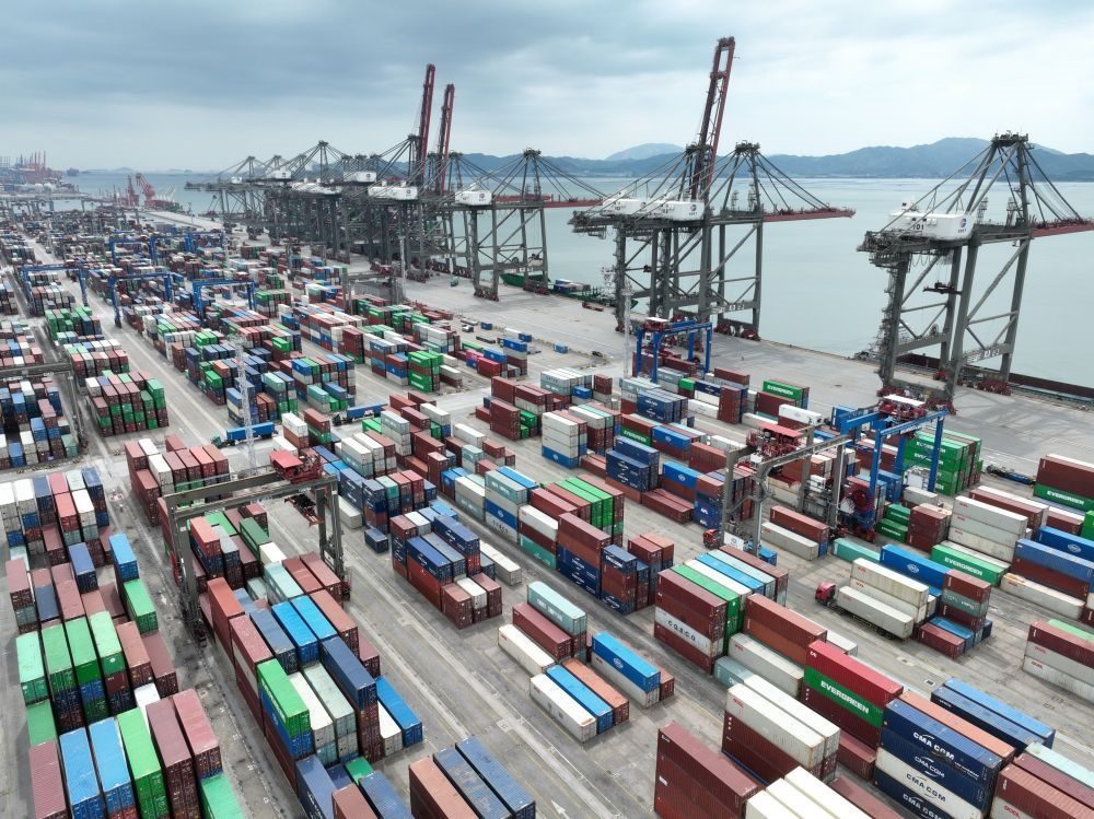 這是中國（福建）自由貿(mào)易試驗區(qū)廈門片區(qū)內(nèi)的廈門遠海碼頭（2024年9月5日攝）。