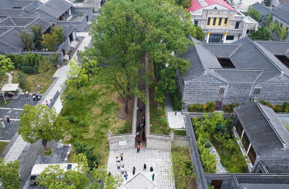 ↑位于安徽省桐城市的六尺巷。