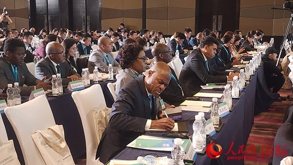 與會來賓在認(rèn)真記錄。人民網(wǎng)記者 萬宇攝