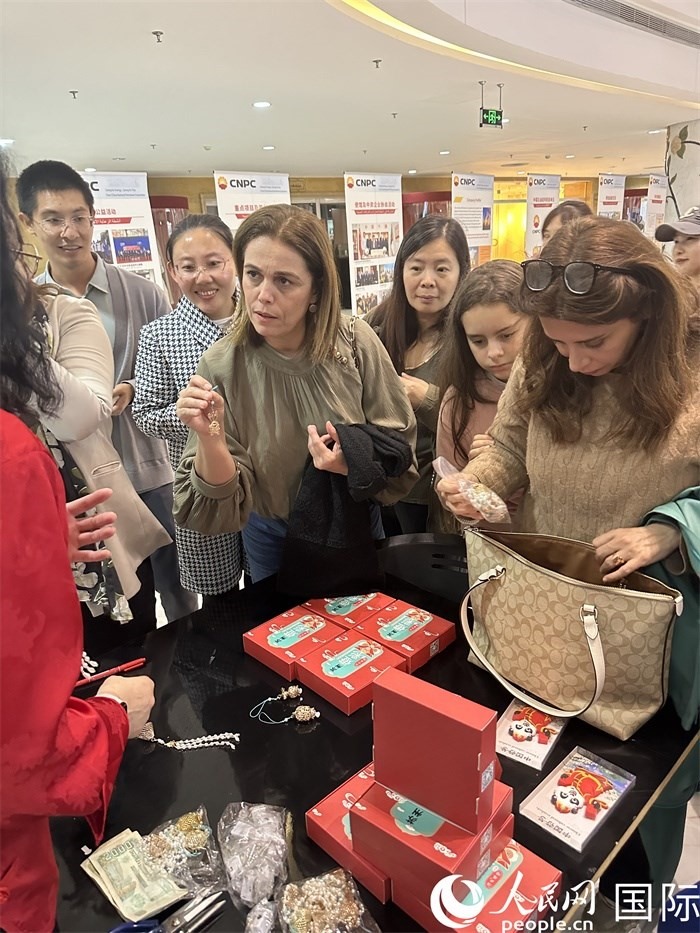 中國傳統(tǒng)非物質(zhì)文化遺產(chǎn)互動(dòng)展示。人民網(wǎng)記者 郝瑞敏攝