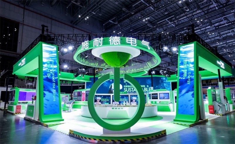 2023年，施耐德電氣在第六屆中國國際進(jìn)口博覽會現(xiàn)場。施耐德電氣供圖