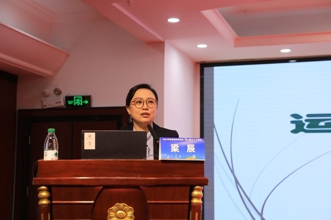 國家體育總局運動醫(yī)學研究所醫(yī)務(wù)監(jiān)督中心副主任、中國體育科學學會運動醫(yī)學分會副秘書長梁辰授課。主辦方供圖