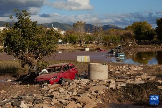 這是11月2日在西班牙烏鐵爾拍攝的受災(zāi)區(qū)域。新華社記者 孟鼎博 攝