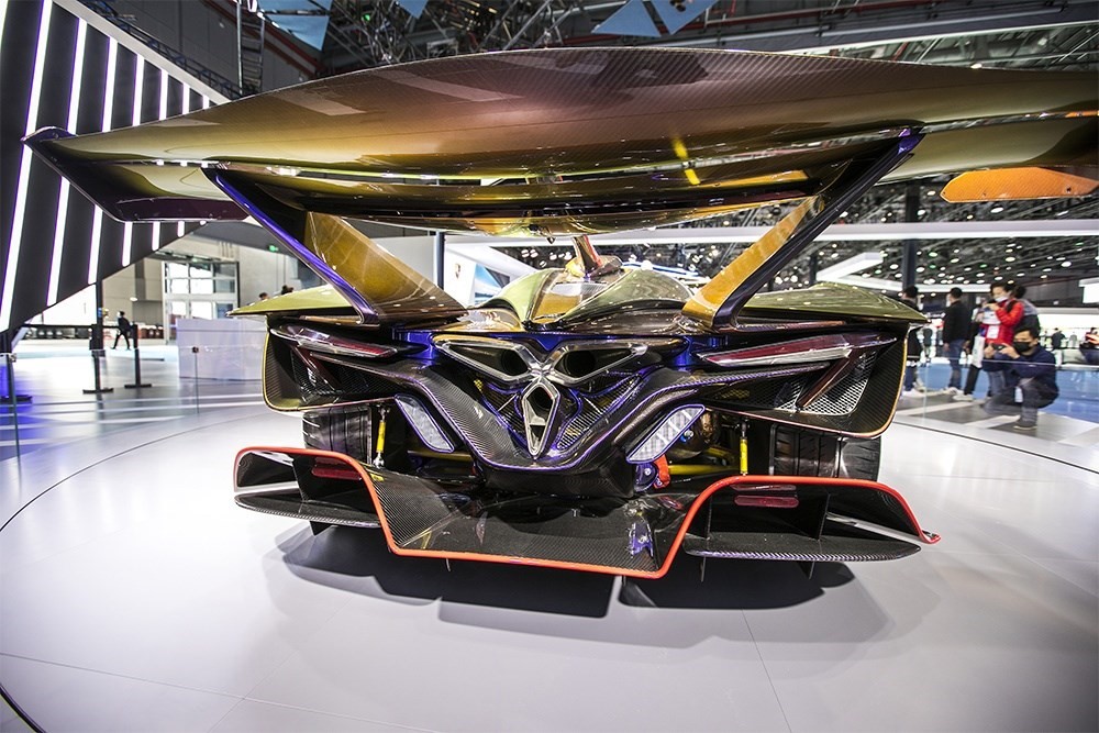 2020年11月5日，上海，來自德國的全球首款全碳纖維跑車亮相進博會。該車總重量只有1250KG。
