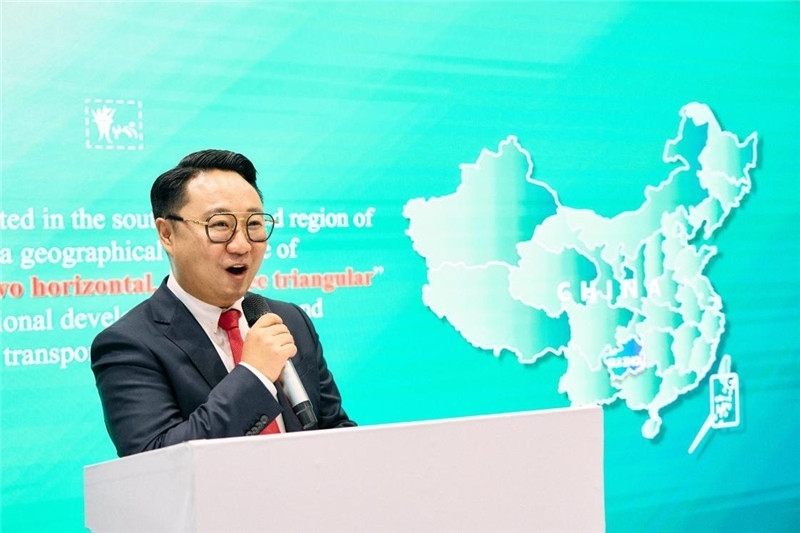 “中國館”貴州旅游推介會現(xiàn)場介紹。楊浩鵬