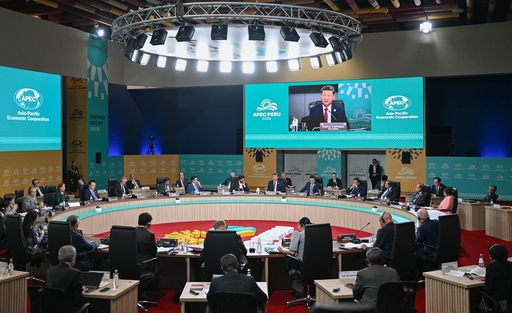 當(dāng)?shù)貢r間11月16日上午，亞太經(jīng)合組織第三十一次領(lǐng)導(dǎo)人非正式會議在秘魯利馬會議中心舉行。國家主席習(xí)近平出席會議并發(fā)表題為《共擔(dān)時代責(zé)任 共促亞太發(fā)展》的重要講話。新華社記者 謝環(huán)馳 攝