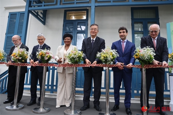 活動上，中巴嘉賓共同為“茶緣·中巴友誼園”剪彩，標志著中巴友誼園中“茶之道”展覽正式開幕。人民網(wǎng)記者 張志文攝