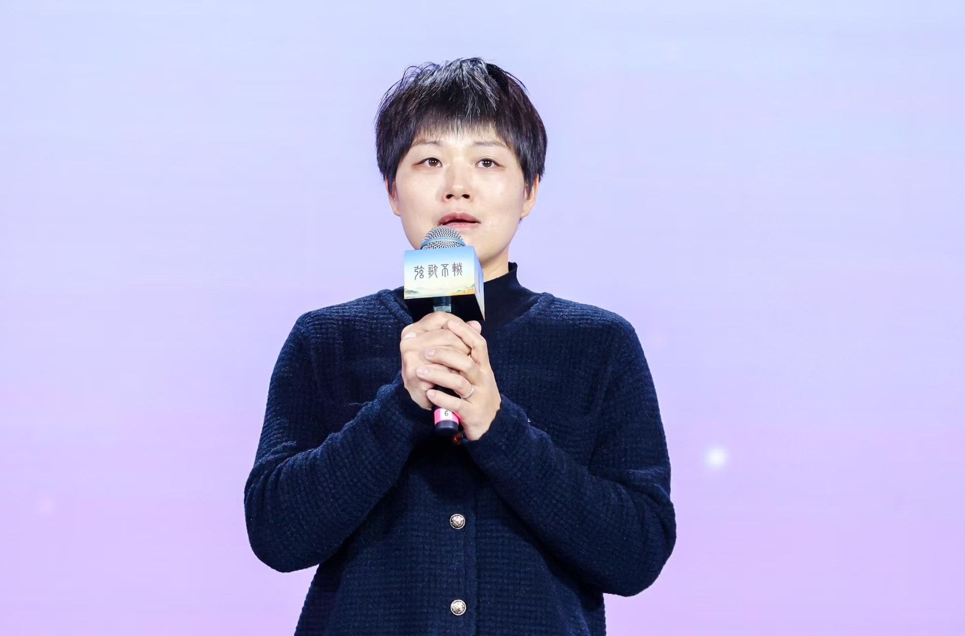 “中國好人”欒留偉妻子薛巧艷。人民視頻供圖。