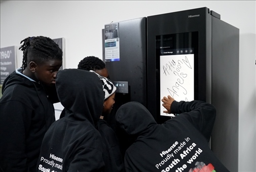 海信智能冰箱吸引南非人。海信南非公司供圖