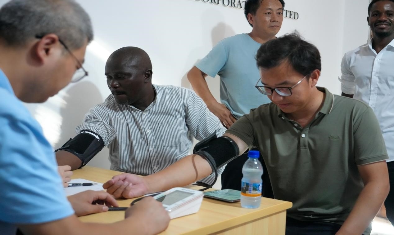 醫(yī)療隊專家診療現(xiàn)場。中國土木供圖