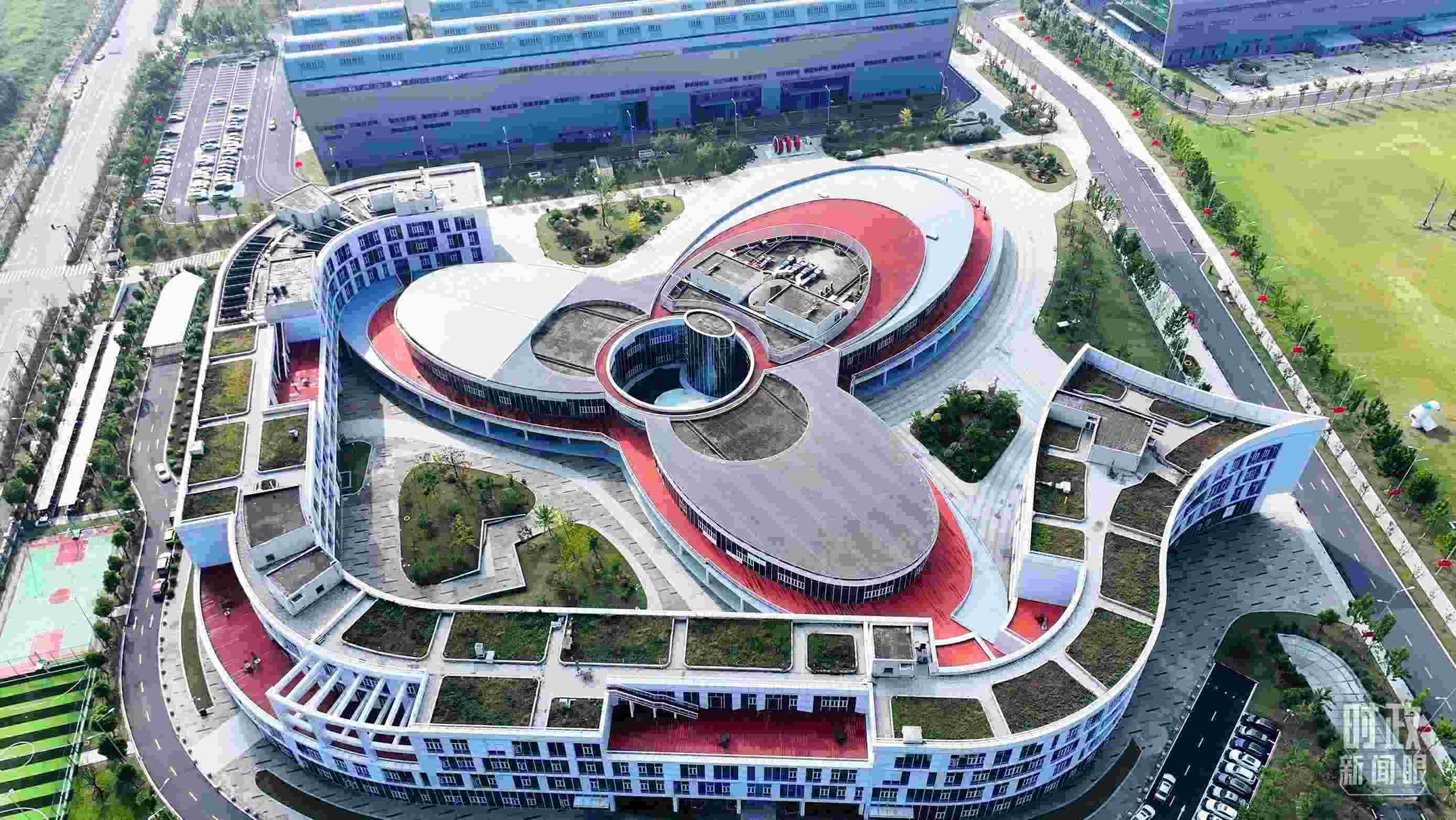 △位于合肥未來(lái)大科學(xué)城的聚變堆主機(jī)關(guān)鍵系統(tǒng)綜合研究設(shè)施園區(qū)。（總臺(tái)記者陳志猛拍攝）