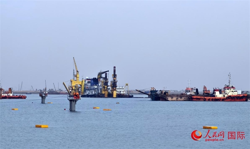 祖拜爾海底隧道施工場景。人民網(wǎng)記者管克江攝