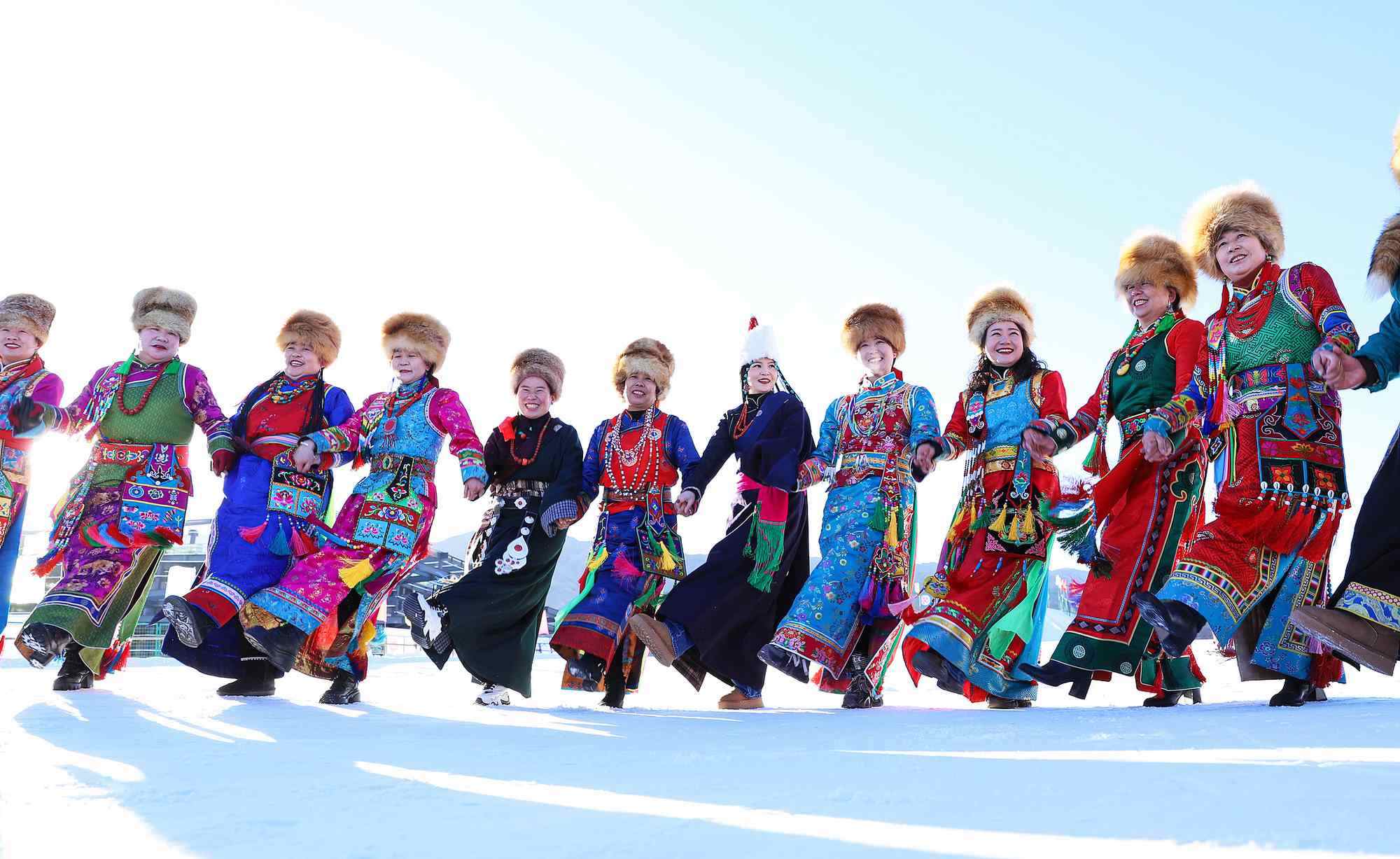 甘肅張掖，雪地千人鍋莊舞表演