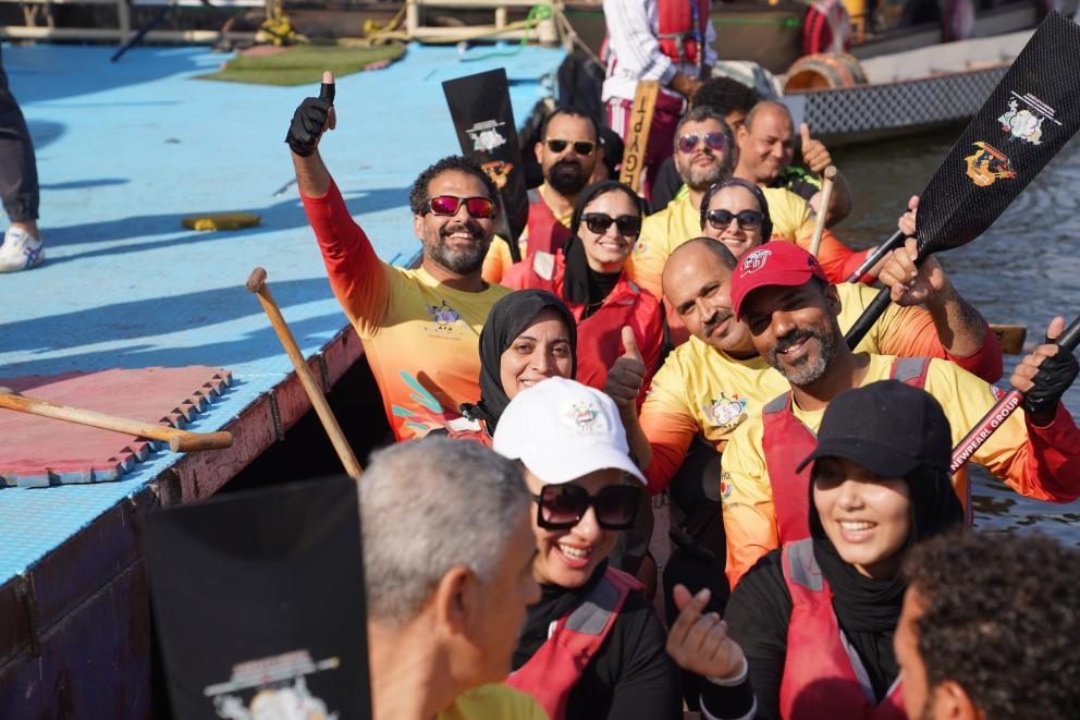 活動現(xiàn)場龍舟競技，共慶春節(jié)。開羅中國文化中心供圖