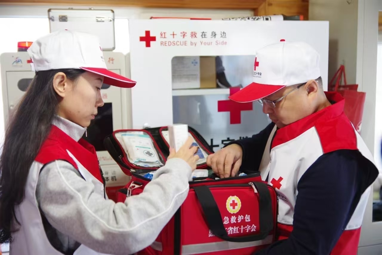 應(yīng)急救援志愿者培訓(xùn)現(xiàn)場(chǎng)。 中國(guó)紅十字會(huì)總會(huì)供圖