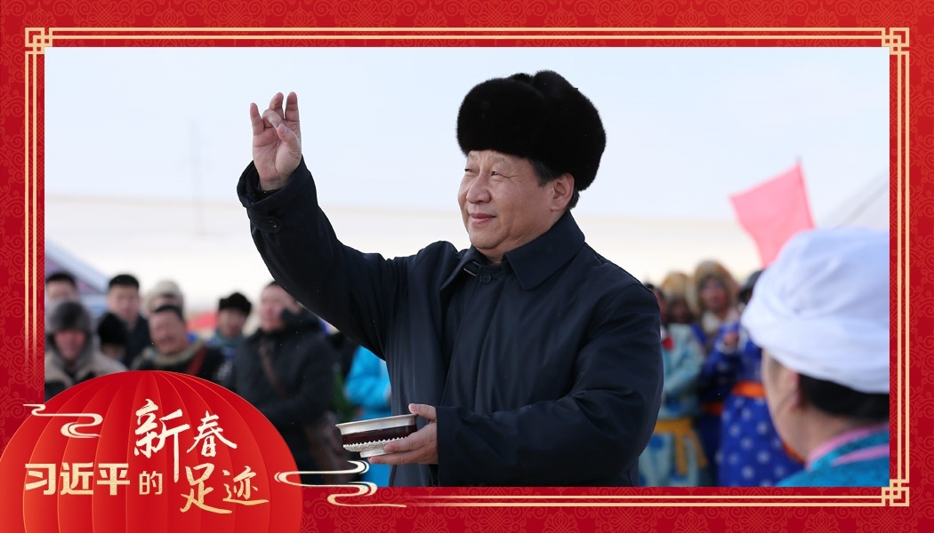 2014年1月27日，習(xí)近平總書(shū)記在內(nèi)蒙古錫林浩特市寶力根蘇木（鄉(xiāng)）參加冬季那達(dá)慕“五畜祈?！眱x式。