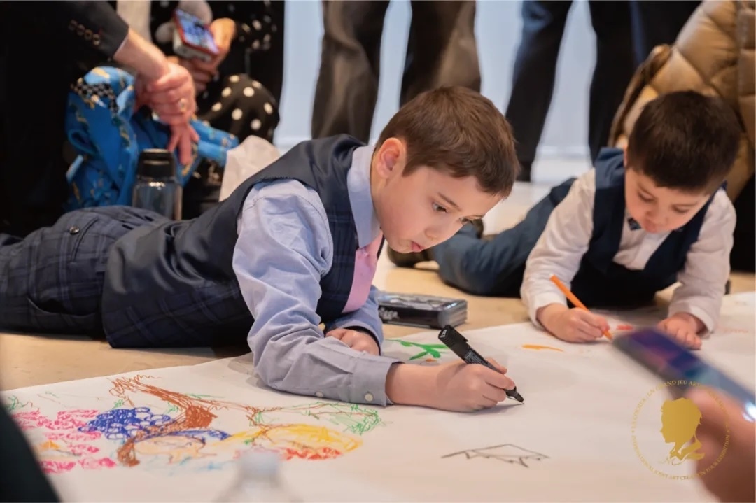 圖5：第三屆國際藝術(shù)聯(lián)創(chuàng)聯(lián)展盛大開幕。法中交流促進會供圖