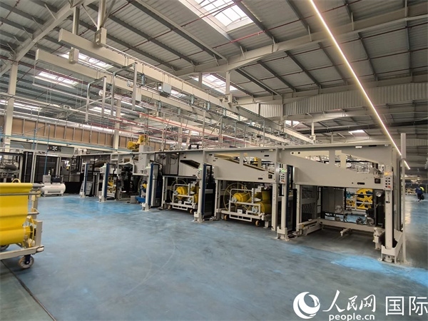 森麒麟在科技城的工廠內(nèi)部。人民網(wǎng)記者 黃培昭攝