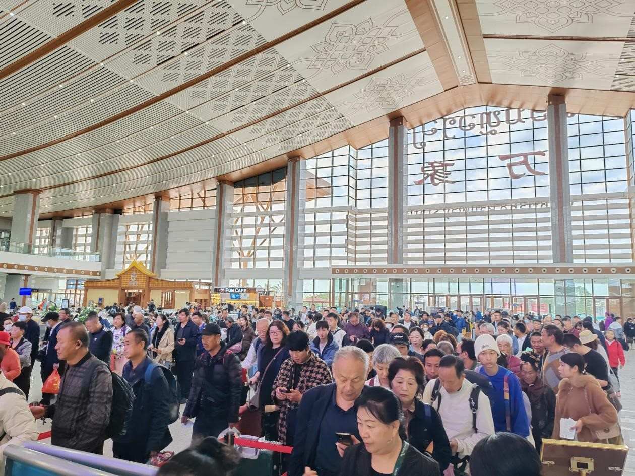 春節(jié)期間的中老鐵路萬象站。李加勇攝