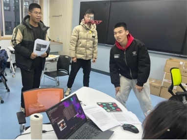 智能無人系統(tǒng)“做中悟”高階項目式課程。校方供圖