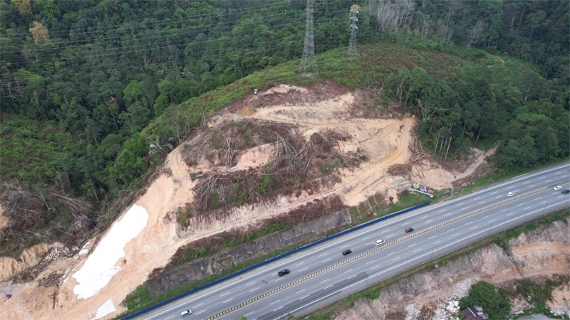 圖為施工現(xiàn)場(chǎng)。 鄧騰亮攝