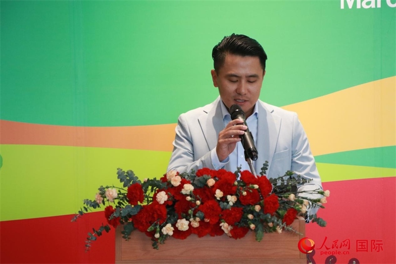 泰國(guó)華人青年商會(huì)會(huì)長(zhǎng)刁刻佳發(fā)表講話。朱瀟逸攝