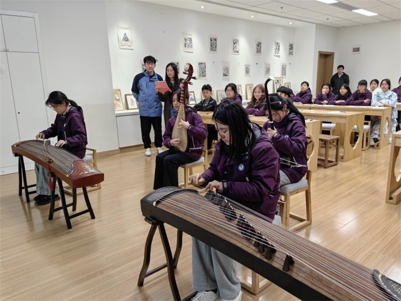 匡園學(xué)生民樂合奏。