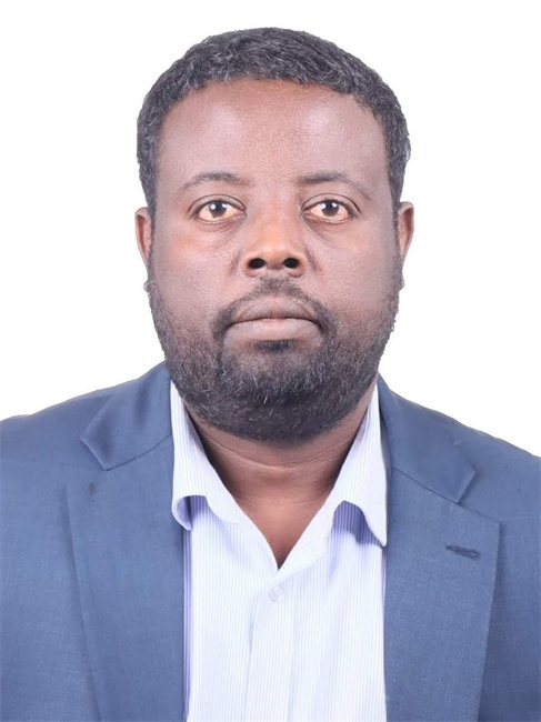 圖為埃塞俄比亞亞的斯亞貝巴大學(xué)政策研究員巴盧·德米西。受訪者供圖