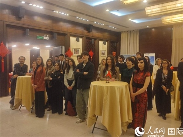 來(lái)自意大利多所高校的師生代表參加了此次活動(dòng)。人民網(wǎng)記者鄭彬攝