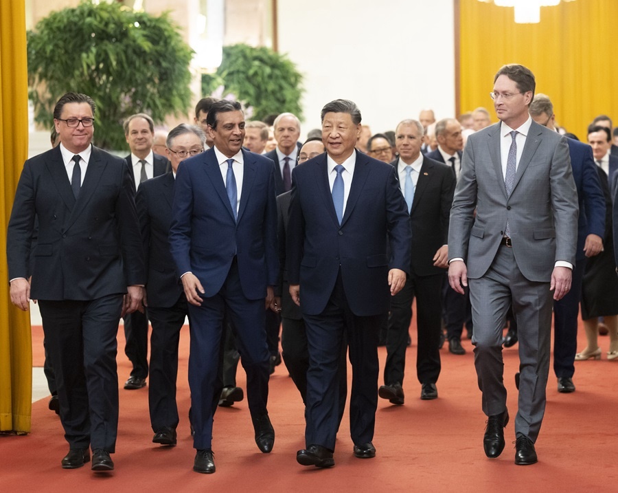 △3月28日上午，國(guó)家主席習(xí)近平在北京人民大會(huì)堂會(huì)見國(guó)際工商界代表。