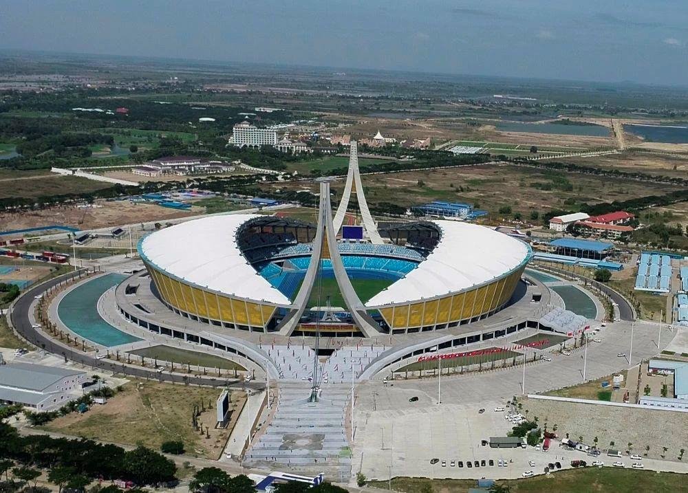 由中國援建的柬埔寨國家體育場項目于2021年12月18日正式啟用。