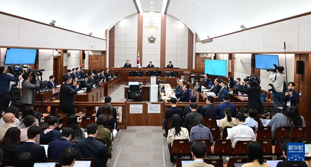 這是4月21日拍攝的韓國首爾中央地方法院庭審現(xiàn)場。新華社/紐西斯通訊社