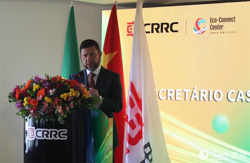 里約州民政廳廳長尼古拉·莫雷拉·米喬內(nèi)出席活動并致辭。人民網(wǎng)記者 宋亦然攝