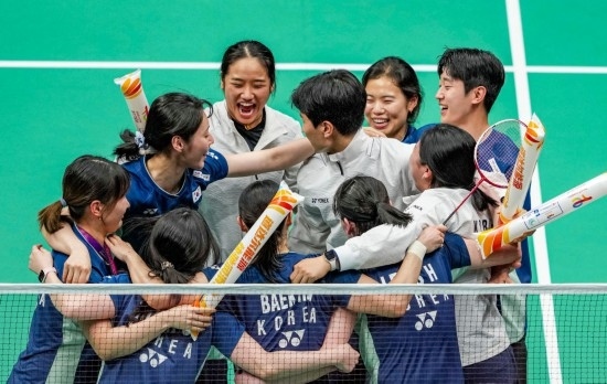 5月3日，韓國隊?wèi)c祝晉級決賽。新華社記者 孫非 攝