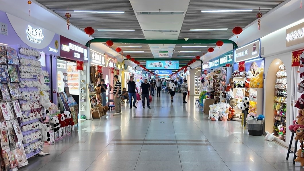 4月30日，義烏國際商貿(mào)城一區(qū)現(xiàn)場。人民網(wǎng)記者 王仁宏攝