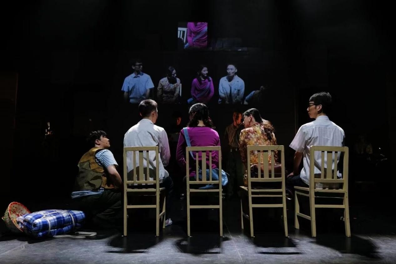 《布吉出租屋》劇照。國(guó)家話劇院供圖