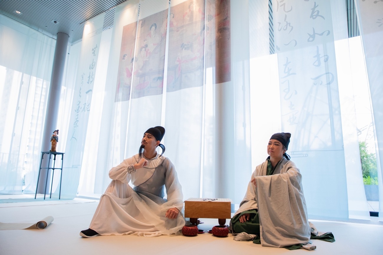 白居易與茶仙盧仝。中國(guó)駐大阪旅游辦事處供圖