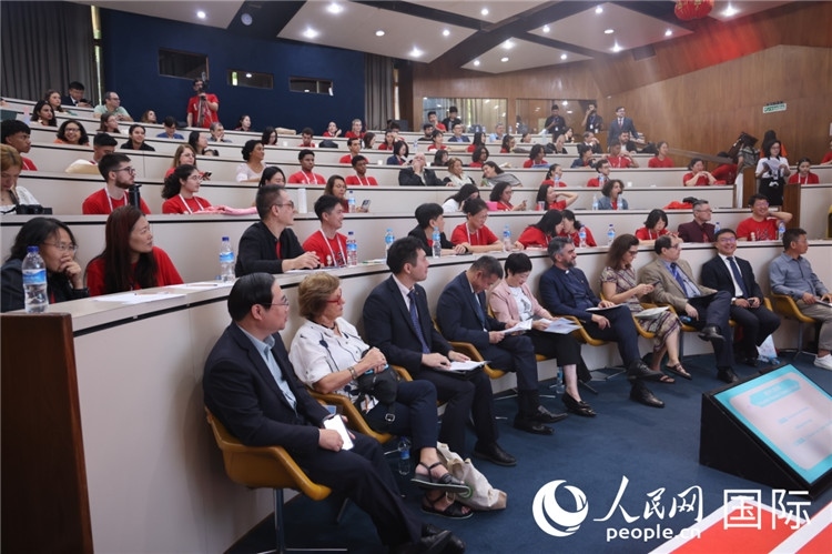 2025年“漢語(yǔ)橋”巴西賽區(qū)決賽現(xiàn)場(chǎng)。人民網(wǎng)記者 時(shí)元皓攝