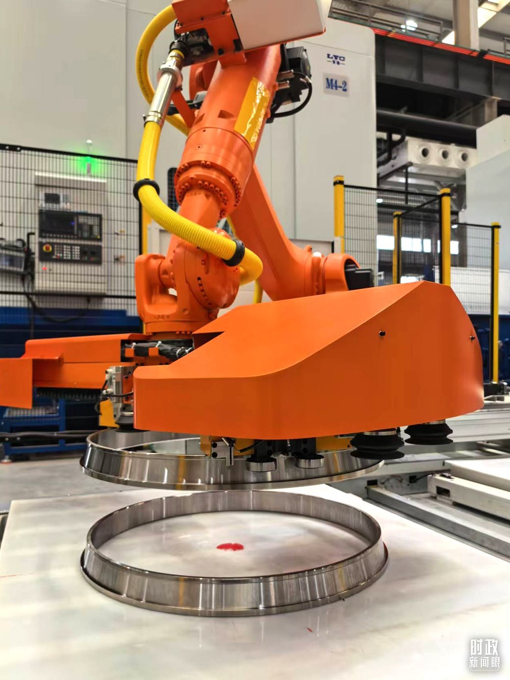 △洛軸產(chǎn)品。（總臺(tái)央視記者黎兵拍攝）