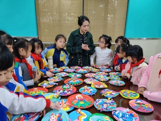 師生互動(dòng)課堂。