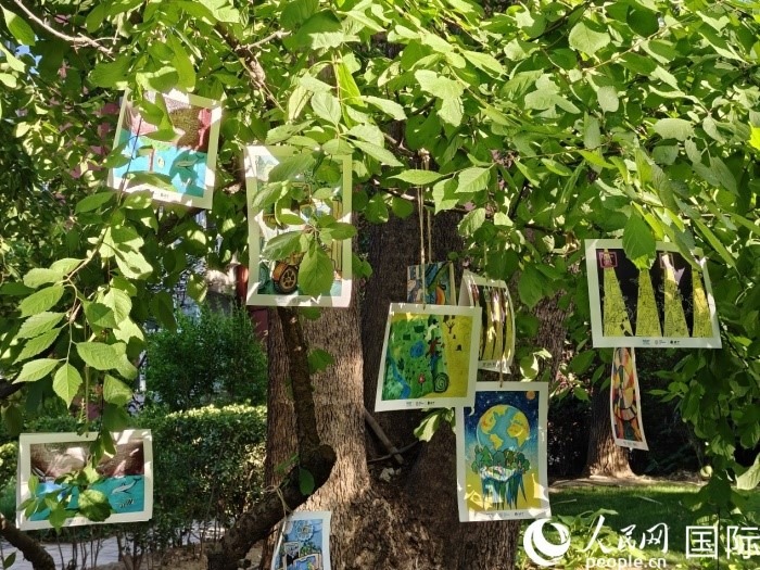 兒童環(huán)保繪畫展覽。人民網(wǎng)記者 李明攝