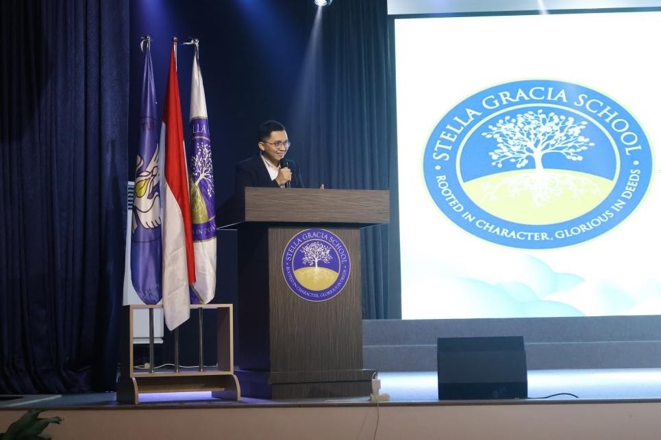 安德魯致辭。哈山努丁大學(xué)孔子學(xué)院供圖